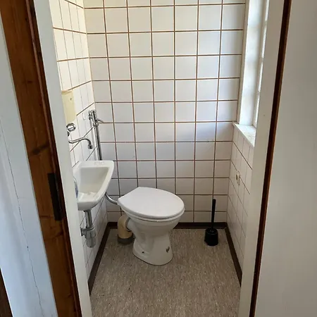 בית אירוח Neu! Einfaches - Einfacher Preis In Lohra, Hessen - Budget - Fuer Vertreter - Monteure - Wanderer - Radler - Nur Wc Mit Waschbecken Ohne Dusche Aber Guenstig *