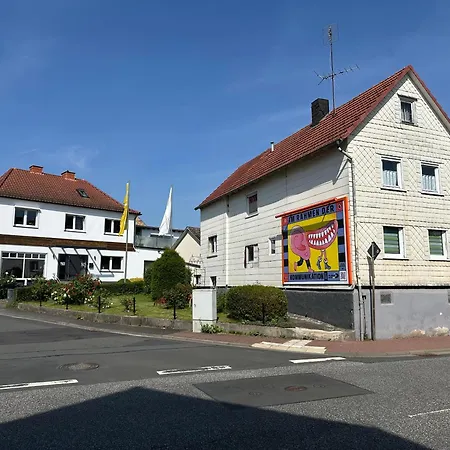 Neu! Einfaches - Einfacher Preis In Lohra, Hessen - Budget - Fuer Vertreter - Monteure - Wanderer - Radler - Nur Wc Mit Waschbecken Ohne Dusche Aber Guenstig Lohra
