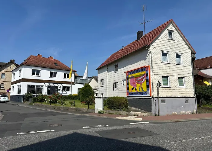 Neu! Einfaches - Einfacher Preis In Lohra, Hessen - Ideal Fuer Vertreter - Monteure - Wanderer - Radler - Wc Mit Waschbecken Lohra